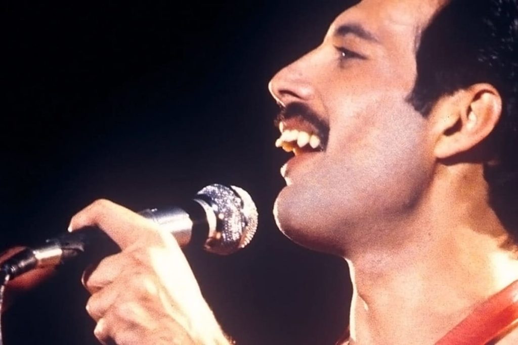 Фредди Меркьюри туралы 20 қызықты дерек – тістерінен ұялса да, дауысы үшін оларды түзетуден қорыққан Queen аңызы - OnlyFacts KZ 1