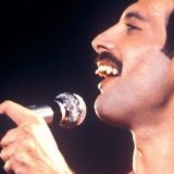 Фредди Меркьюри туралы 20 қызықты дерек – тістерінен ұялса да, дауысы үшін оларды түзетуден қорыққан Queen аңызы