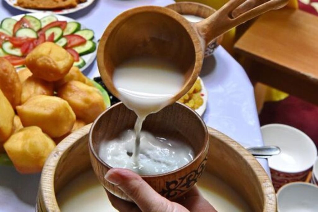 Шұбат туралы 12 қызықты дерек – сиыр сүтінен майлырақ және пайдалырақ түйе сүті - OnlyFacts KZ 1