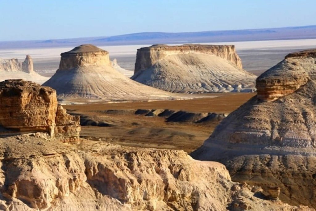 12 интересных фактов о плато Устюрт - инопланетном пейзаже на западе Казахстана, где жили древние акулы - OnlyFacts KZ 1