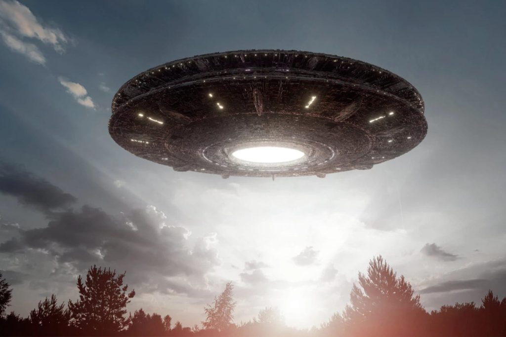 Беймәлім ұшатын нысандар (БҰН) туралы 20 қызықты дерек – ұшқыштар шын мәнінде кімді көрді? - OnlyFacts KZ 1